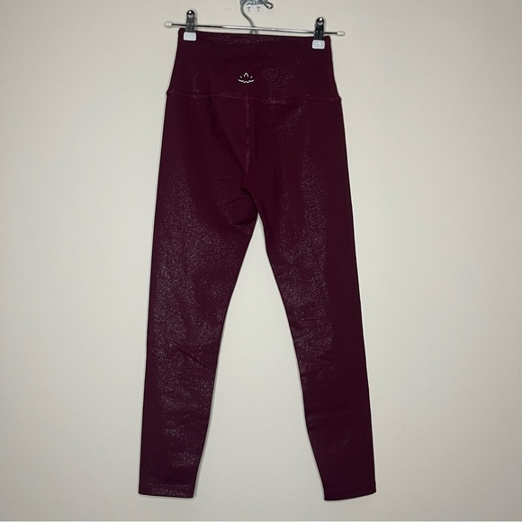 BEYOND YOGA Burgundy Metallic Sparkle Yoga Workout Atheleisure Leggings - Picture 5 of 8